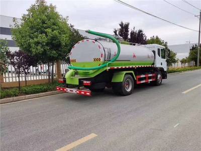 東風13方吸糞車 城市清潔與環衛作業的堅實力量